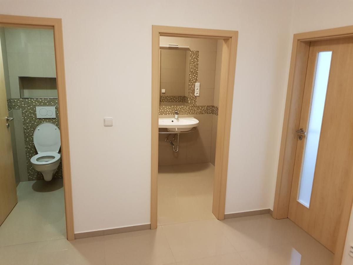 Newly Built Apartment 4 With Balcony Near Center Бърно Екстериор снимка