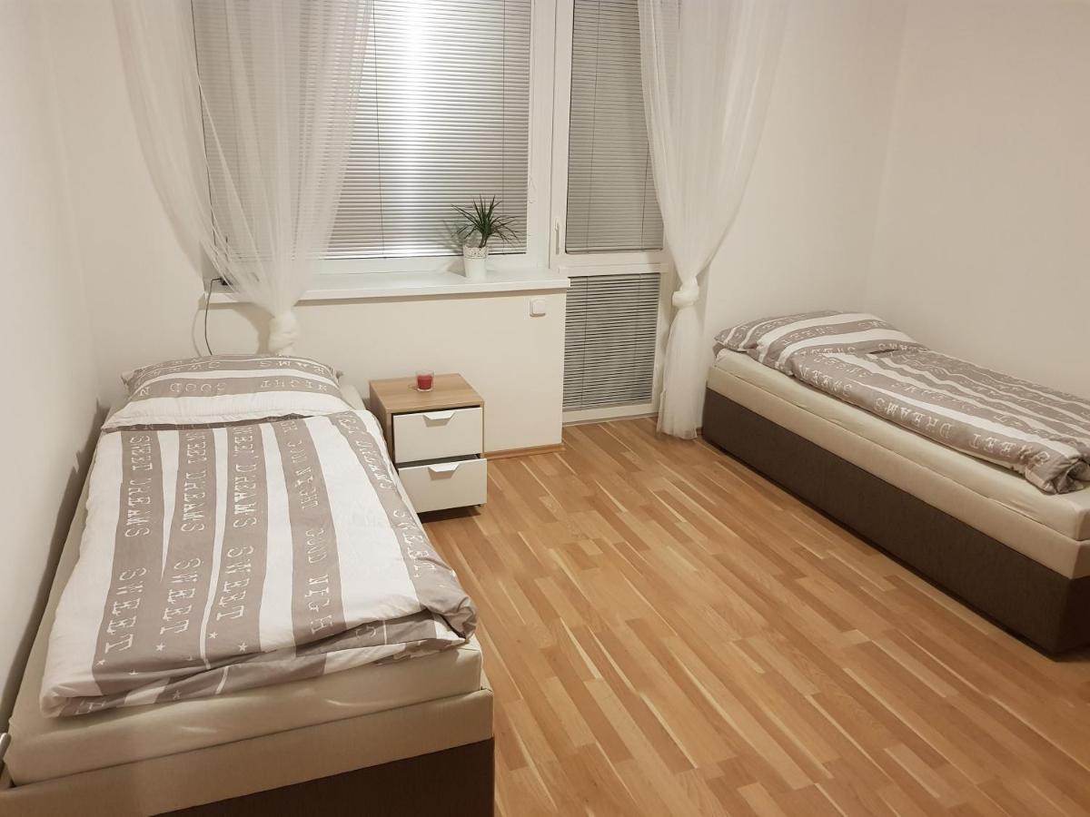 Newly Built Apartment 4 With Balcony Near Center Бърно Екстериор снимка