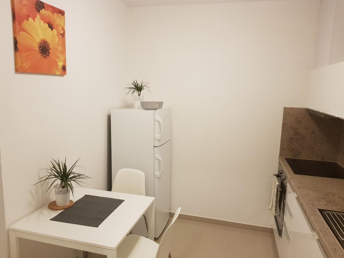 Newly Built Apartment 4 With Balcony Near Center Бърно Екстериор снимка